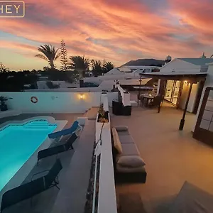 Magica 7 Minutes Walk To Center With Pool And A/c Villa Playa Blanca (Lanzarote)